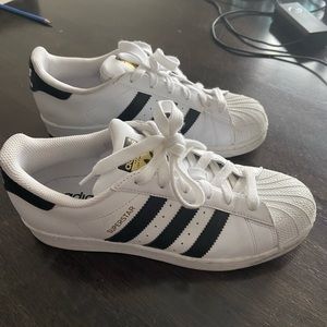 Adidas Sneakers